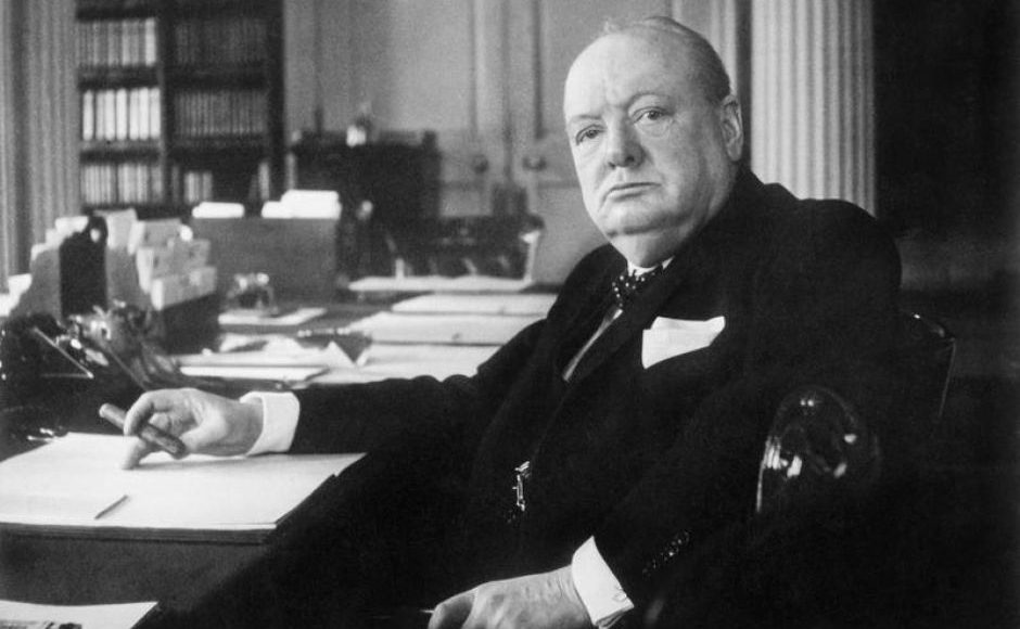 Winston_Churchill_as_Prime_Minister_during_the_War_in_the__Cabinet_Room