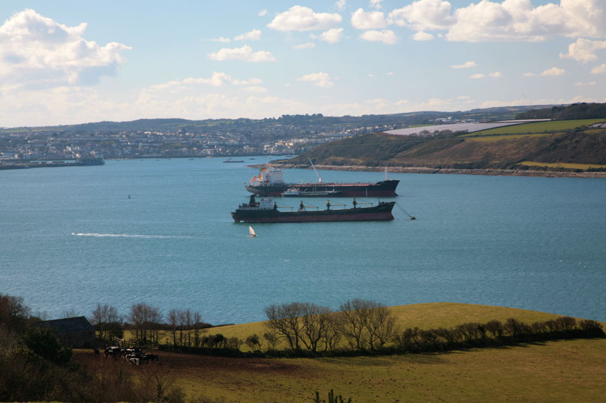 Ships_in_Carrick_Roads,_Falmouth